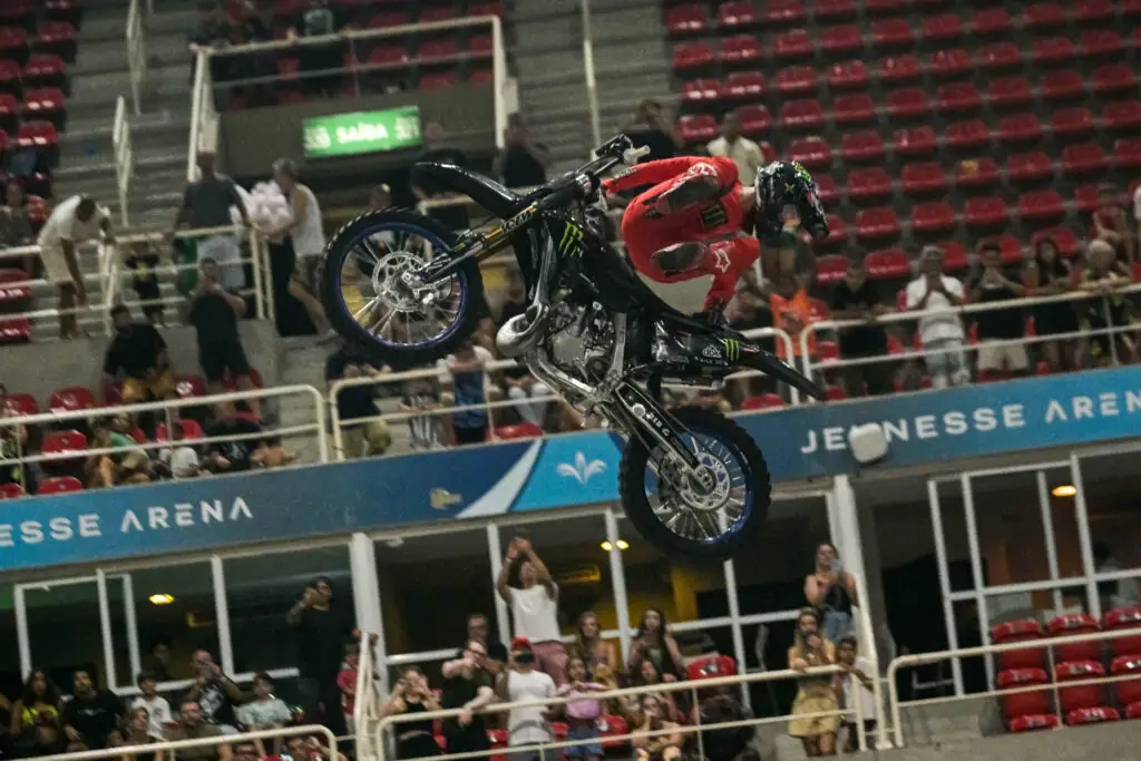 Taka Higashino é bicampeão do Rio Freestyle Motocross