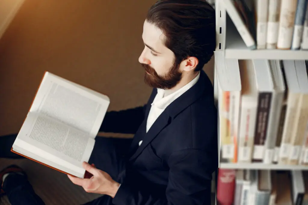 Especialista lança livro sobre jornada do cliente