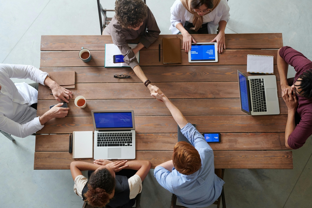 Oportunidades de renda crescem na internet em 2025