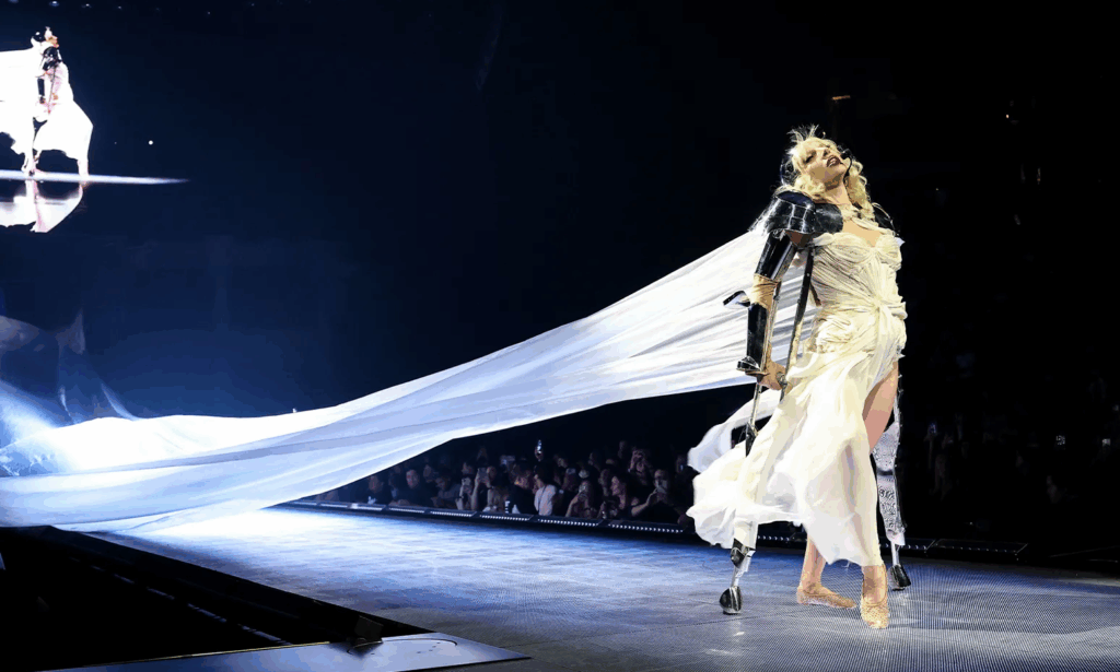 Lady Gaga - Imagem: The MAYHEM Ball/Divulgação