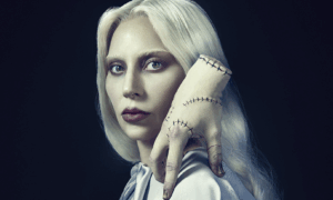 Lady Gaga como Rosaline Rotwood e Mãozinha para segunda temporada de "Wandinha" - Imagem: Divulgação