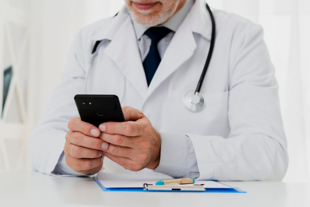 AdmDoctor: startup ajuda na adesão à PJ médica em até 24h