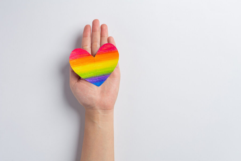 Saúde LGBTQIA+: inclusão e escuta ativa estruturam cuidado