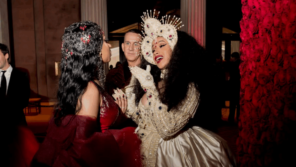 Nicki Minaj & Cardi B - Imagem: Reprodução
