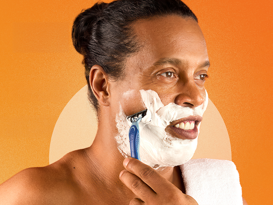 BIC lança campanha com Ronaldinho Gaúcho no Brasil