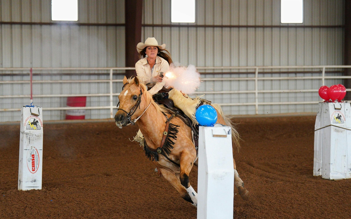 Cowboy Mounted Shooting é lançado oficialmente no Brasil
