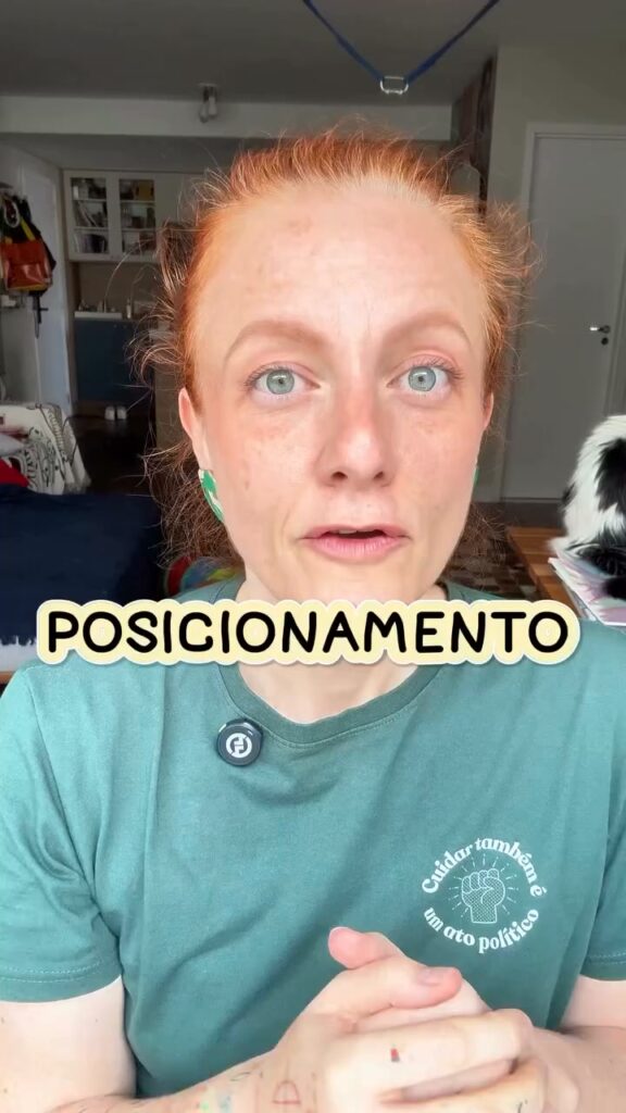 Imagem que sugere um kit com itens médicos associados a doenças comuns em garimpos ilegais, contextualizado pela oposição política ao uso do que é chamado de “Kit Covid” pelo governo.